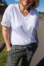 Charger l&#39;image dans la galerie, T-shirt Blanc patou
